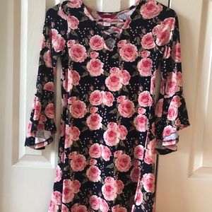 1st kids girls dress size 14/16 never worn🌸